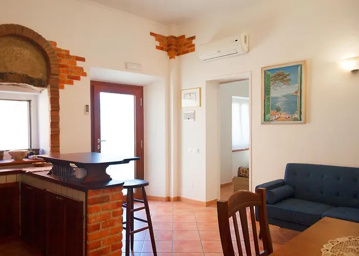 A Casa Di Nicola - Goelba Marmi